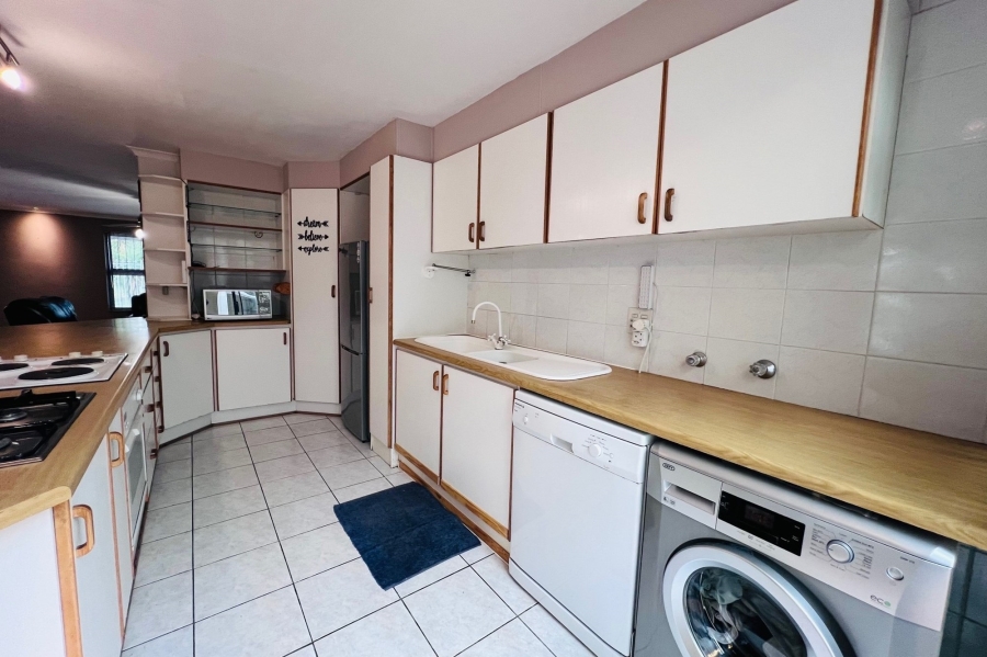 To Let 4 Bedroom Property for Rent in Parow Golf Course Western Cape